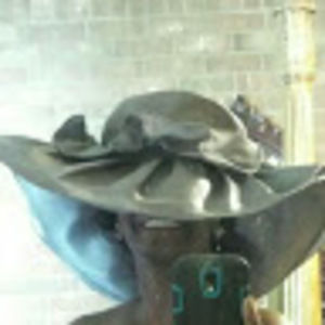 Meet your Posher, Tia